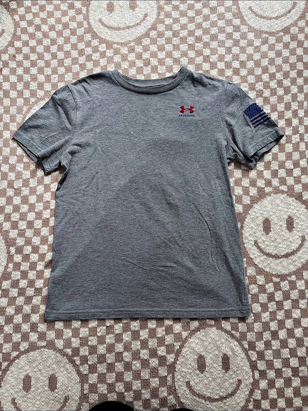 Under Armour - UA Freedom Flag Graphic T-Shirt Gray & Red Youth Large